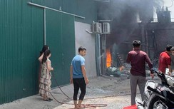 Kho xưởng số 74 phố Định Công lại cháy lớn