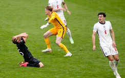 Thomas Muller bỏ lỡ cơ hội không tưởng, đá bay vé tứ kết EURO của Đức