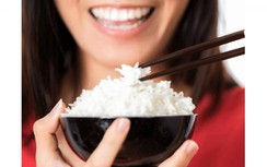 Ăn cơm nguội giảm béo có đúng không?