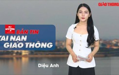 Video TNGT ngày 6/7: Tông vào thành cầu vượt, tài xế xe khách trọng thương