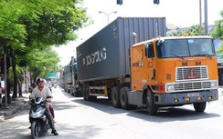 Có nên bắt buộc vận tải hàng hóa phải có phụ xe?