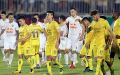 Nhiều đội bóng than trời khi V-League 2021 hoãn tới tháng 2/2022