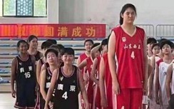 Bé gái 14 tuổi cao hơn 2,2 mét, được ví như huyền thoại bóng rổ Trung Quốc