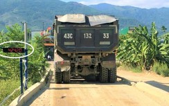 Quảng Nam: Cân tải trọng "làm cảnh", mỏ cát tiếp tay xe quá tải phá đường