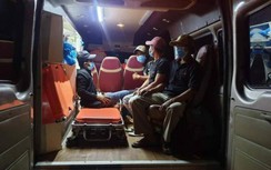 Bốn ngư dân đi bộ từ Ninh Thuận về Phú Yên vì không tiền, không xe
