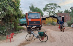 Xe "siêu tải" chạy ngày cày đêm ở Huế: Dân chặn đường, xe vẫn đi rầm rộ
