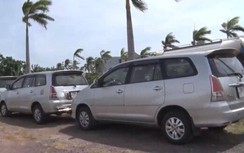 Hai ô tô chở "chui" 11 người từ TP.HCM về Phú Yên