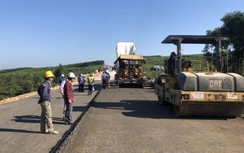 Nhiều gói thầu xây lắp cao tốc Cam Lộ - La Sơn chậm do thiếu nguồn vật liệu