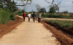 Cựu chiến binh tiên phong hiến đất làm đường ở Tây Nguyên