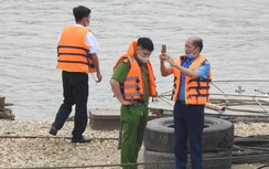 Giải tỏa cụm bến nổi không phép hoạt động dai dẳng trên sông Lô
