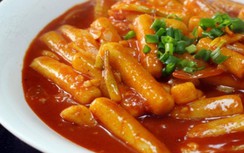 Cơm nguội thừa đừng rang, nhanh tay làm tokbokki kiểu Hàn "ngon mất lưỡi"