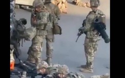 Video: Lính Mỹ lăm lăm tay súng, quyết chốt giữ sân bay ở Kabul