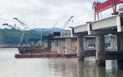 Đang tìm kiếm công nhân bị ngã khi xây cầu dự án cao tốc Vân Đồn - Móng Cái
