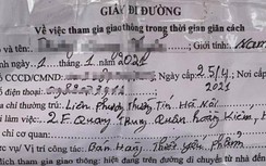 Hà Nội phát hiện giấy đi đường của người bán cá mới "8 tháng tuổi"