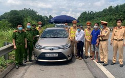 CSGT ghì cổ, bắt 2 đối tượng vận chuyển ma tuý trên cao tốc Nội Bài-Lào Cai