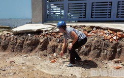Đắk Lắk: Dân khốn khổ vì bị "đào ao" trước cửa nhà