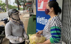 Bạc Liêu: “Tổ phụ nữ đi chợ hộ” mua giúp cả bình oxy cho người bệnh
