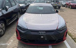 Xe điện Audi e-tron GT bất ngờ xuất hiện tại cảng Việt Nam