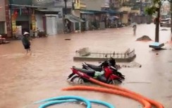 Quảng Ninh: Nhiều tuyến đường, ngôi nhà ngập sâu sau mưa lớn