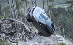 Hé lộ cảnh Range Rover rượt đuổi Land Cruiser trong phim bom tấn về 007