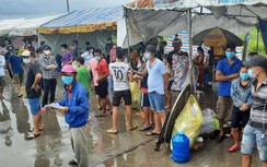 Hàng trăm người dân Trà Vinh tự ý về quê mắc kẹt ở chốt vào tỉnh