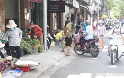 Đà Nẵng: Chợ truyền thống chưa mở hết, “chợ cóc” tràn lan vỉa hè
