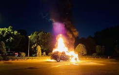 Xe ô tô BMW X5 ngùn ngụt bốc cháy, 3 người may mắn thoát ra an toàn