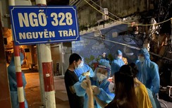 Dỡ phong tỏa "ổ dịch" phức tạp nhất Hà Nội, dân vỡ oà trở về nhà trong đêm