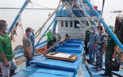 Sóc Trăng: Tạm giữ tàu cá vận chuyển 40.000 lít dầu DO không rõ nguồn gốc
