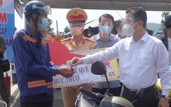 Đà Nẵng tặng xe máy cho người khó khăn từ phía Nam về quê