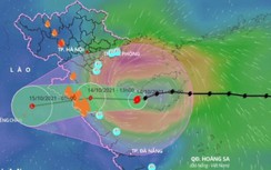 Hoàn lưu bão số 8 "hợp sức" với không khí lạnh gây mưa lớn cho miền Trung