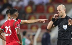 Trọng tài trận Việt Nam vs Oman bị AFC "sờ gáy"