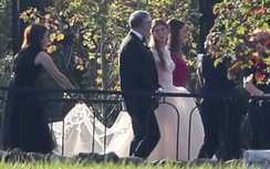 Tỷ phú Bill Gates và vợ cũ Melinda cùng dắt tay con gái tới lễ đường