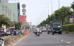 Nhiều xe máy đi vào làn ô tô vội quay đầu khi... thấy CSGT