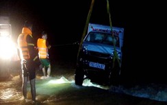Quảng Ngãi: Xe tải bị nước cuốn trôi trong đêm, vợ tử vong, chồng mất tích
