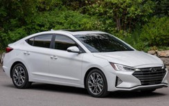 Hyundai Elantra giảm giá kịch sàn, cạnh tranh Kia K3