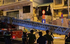 Xây nhà 5 tầng gây sập nhà hàng xóm, nghẹt thở giải cứu 2 người bị vùi lấp