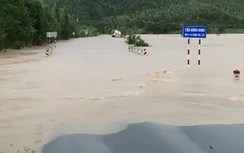 Mưa lớn, nhiều tuyến quốc lộ qua Phú Yên bị sạt lở, ngập sâu