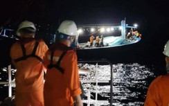 Xuyên đêm cứu 11 thuyền viên gặp nạn trên biển trong thời tiết xấu