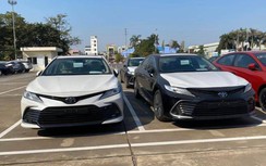Toyota Camry 2022 cập cảng, sắp bán tại Việt Nam