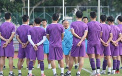 HLV Park Hang-seo và đội tuyển Việt Nam nhận tin kém vui tại AFF Cup