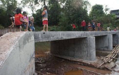 Lạng Sơn: Cầu Hát Lành nối bờ vui cho người dân xã biên giới Tú Mịch