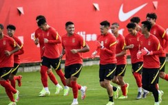Vì sao cầu thủ đội tuyển Trung Quốc đi vệ sinh 7 lần trước khi ra sân?