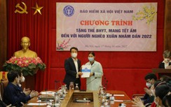 BHXH Việt Nam mang Tết ấm đến với người nghèo