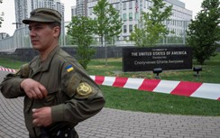 Mỹ khuyến cáo không đi lại tới Nga, sơ tán bớt người ở Đại sứ quán Ukraine