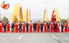 Thủ tướng cắt băng khánh thành cầu Tình Yêu và đường bao biển ở Quảng Ninh