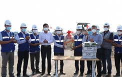 Chủ tịch tỉnh Bình Thuận chúc Tết công nhân thi công cao tốc Bắc - Nam