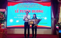 Đội trưởng tuyển nữ Việt Huỳnh Như được tuyên dương tại quê nhà