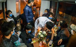 Hà Nội: Người nhà đưa thi thể bé gái bị đóng đinh vào đầu đi hỏa táng