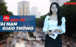 Video TNGT 15/3: Tài xế xe tải tử vong sau khi tông đuôi xe khách